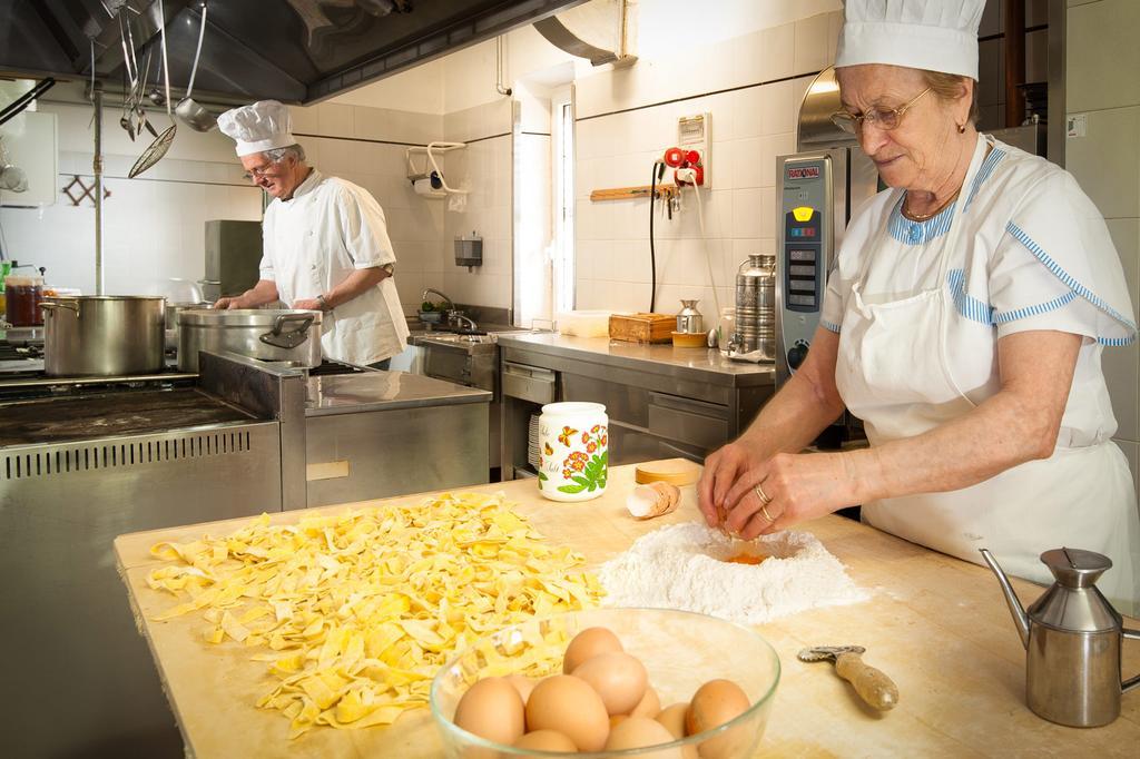 Albergo Ristorante Il Fungo Санта Фиора Екстериор снимка
