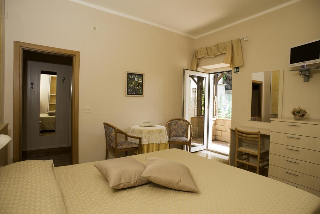 Albergo Ristorante Il Fungo Санта Фиора Екстериор снимка